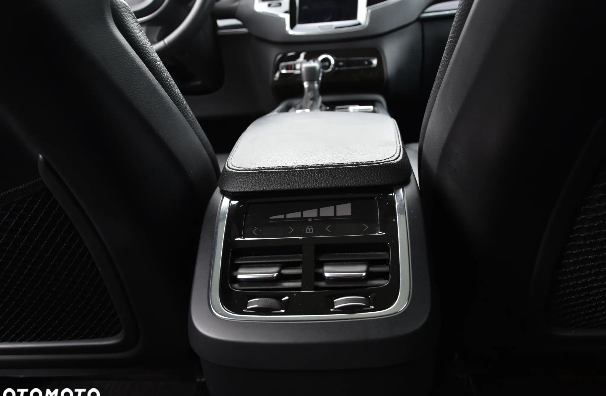 Volvo XC 90 cena 139900 przebieg: 60000, rok produkcji 2018 z Działoszyn małe 466